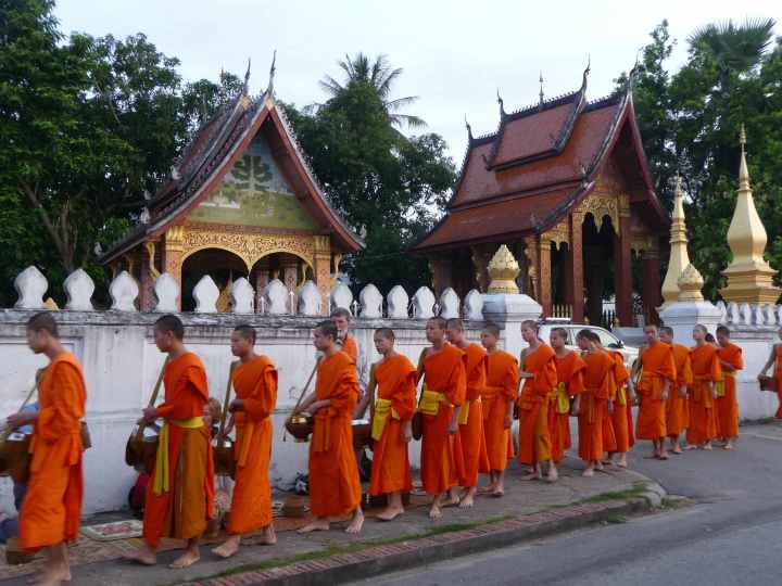 Laos_monges_google (1)