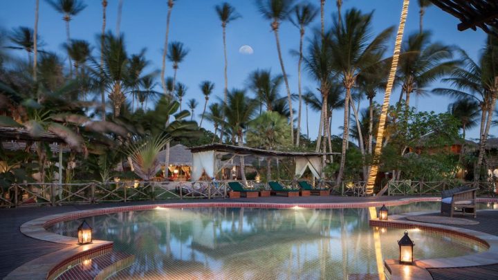 MG_9351-pisina-con-lua-base-def-1024x576