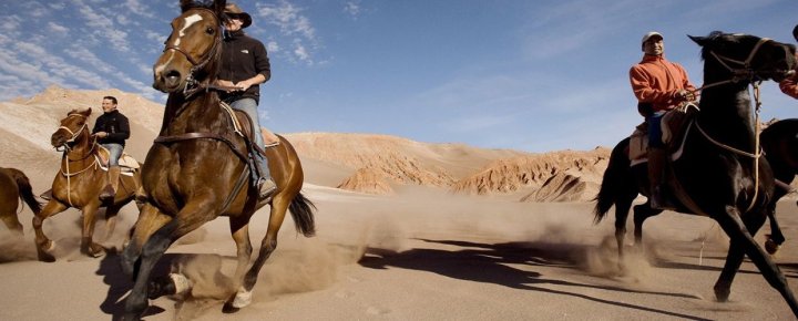 Explorers-riding-in-the-sandy-Atacama-DesertChile.-Adventure-travel-mh5p77ls47p4vsjhvrqabwezrpykluflds6yt82g08