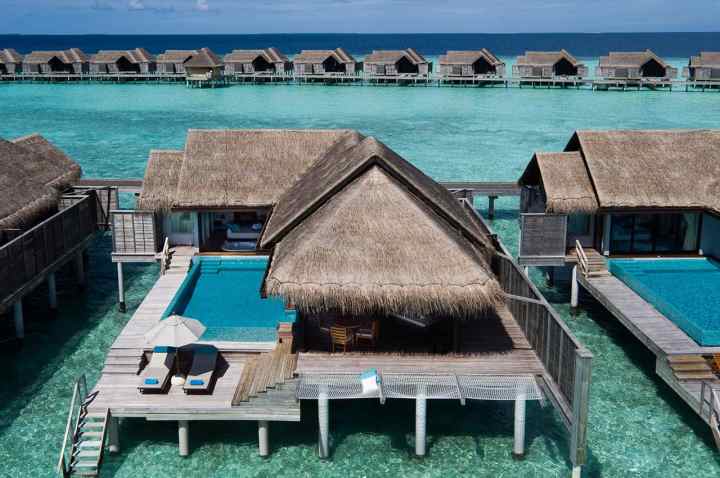 over-water-pool-villa-no-anantara-kihavah